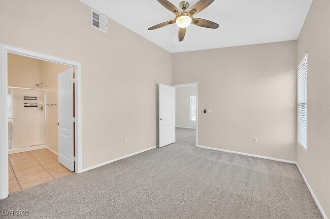 Building Photo - 2305 W Horizon Ridge Pkwy