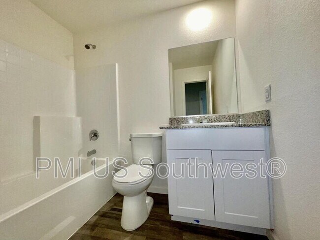 Building Photo - 2411 Village Dr