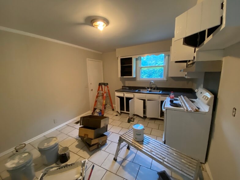 Building Photo - 649 Huntington Ridge Dr