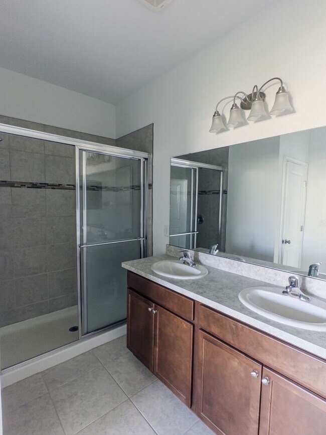Building Photo - Beautiful Newly-Built Home in Bridgewater!