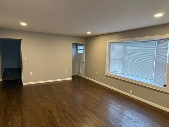 Building Photo - 2200 Ozark St