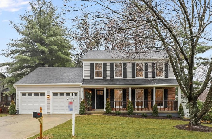 Building Photo - 705 Symphony Woods Dr