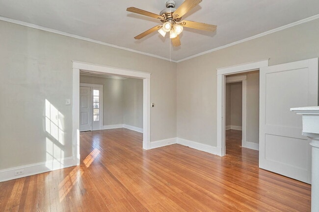 Building Photo - 2118 Fairfax Ave