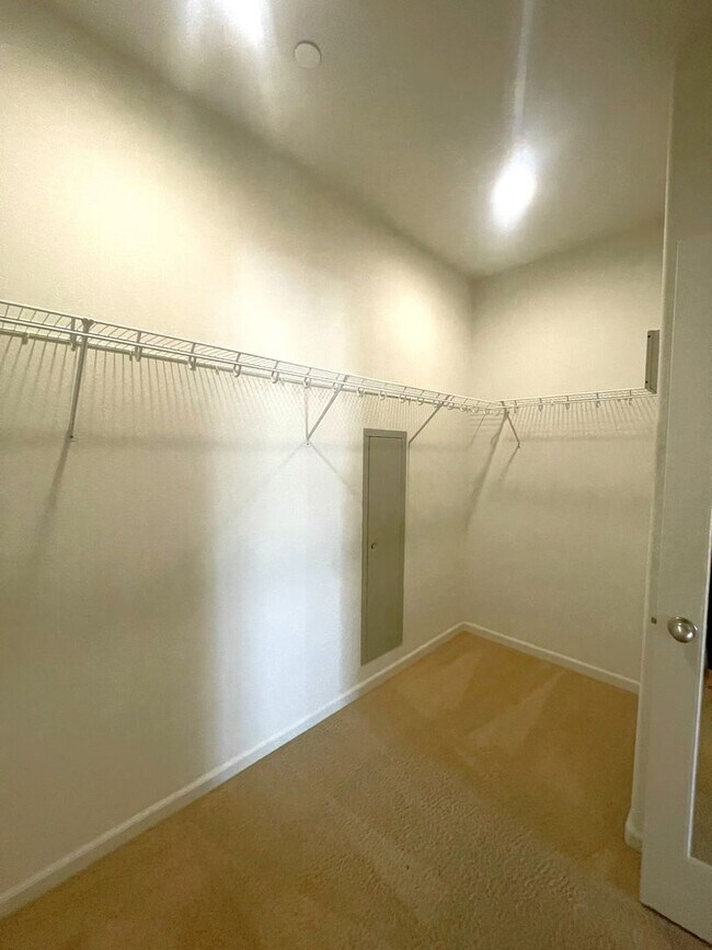 Building Photo - 22774 Amador St
