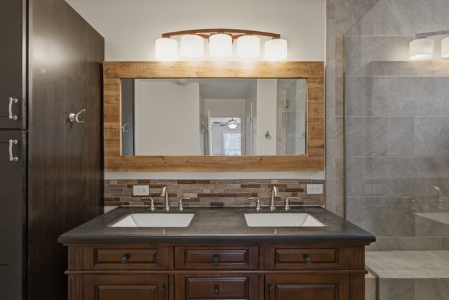 Building Photo - 8504 Powis Cir