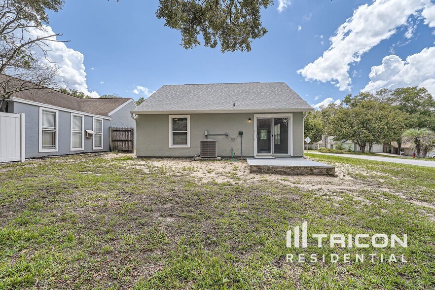 Building Photo - 1809 Iroquois Dr