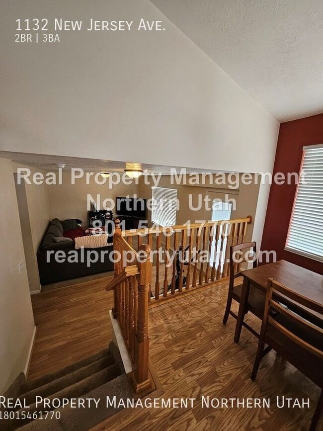 Building Photo - 1132 150 W