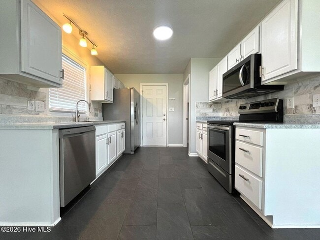 Building Photo - 108 Chapel Hill Dr