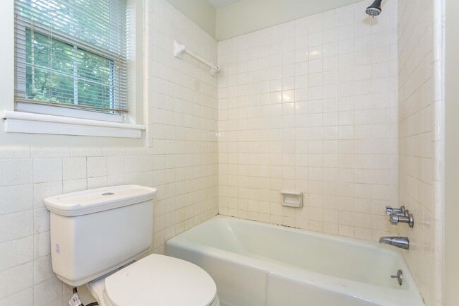 Building Photo - 2105 Montreat Pkwy