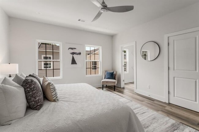 Building Photo - 3165 Dogwood Dr