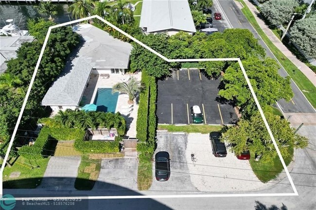 Building Photo - 2801 NE 33rd Ave
