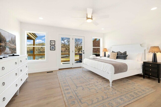 Building Photo - 89 Mayfair Dr