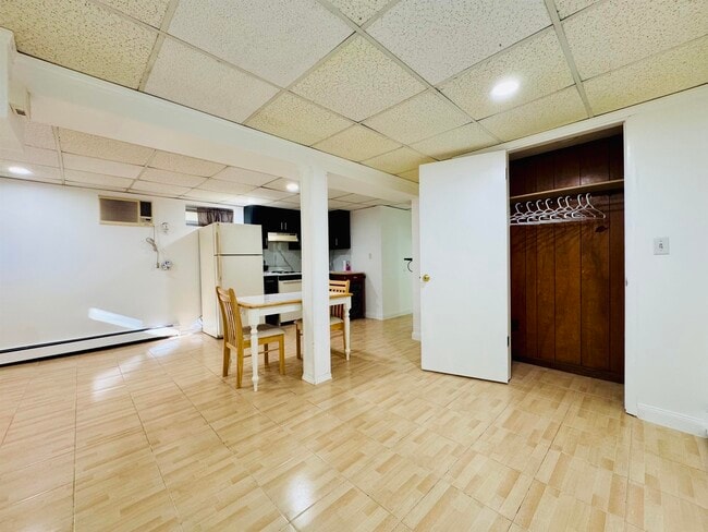 Building Photo - 104 North St