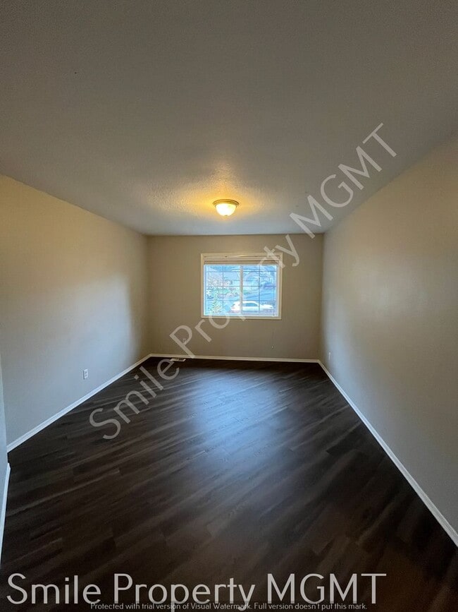 Building Photo - single house