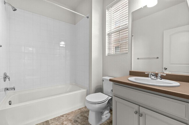 Building Photo - Beautiful 4 Bedroom Home in The Lakes at Centerra | 2,583 Sq. Ft.