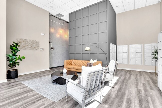 Building Photo - STUNNING MIDTOWN 1BED 1BATH