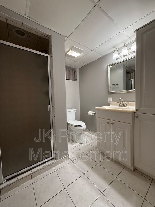 Building Photo - 512 52nd St S