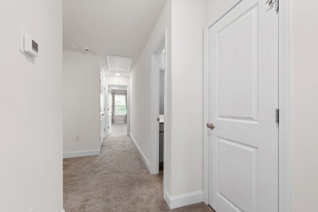 Building Photo - Spacious 3-Bedroom Townhome in Durham!