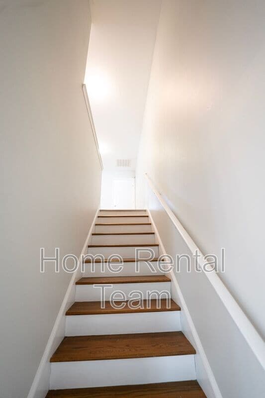 Building Photo - 573 Gov Treutlen Cir