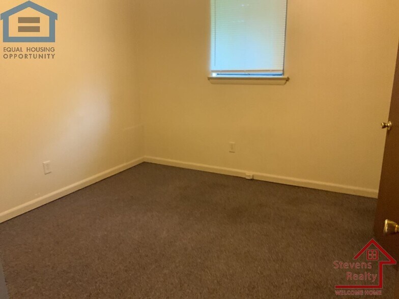 Building Photo - 1702 Olive St