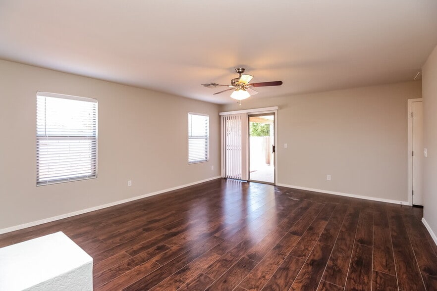 Building Photo - 1538 S Danielson Wy