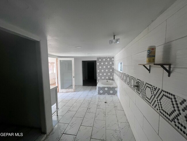 Building Photo - 216 Pacific Dr