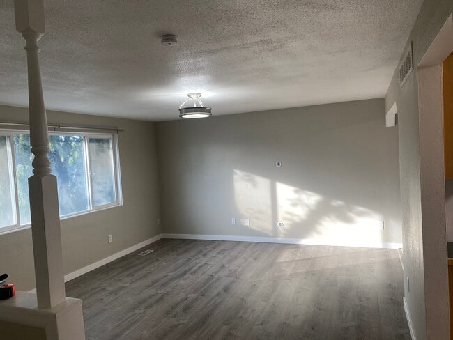 Upstairs living room - 519 W Boise Ave