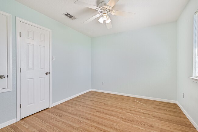 Building Photo - 7706 Channelview Dr