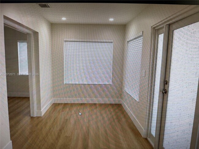Building Photo - 3648 SW 25th Ter