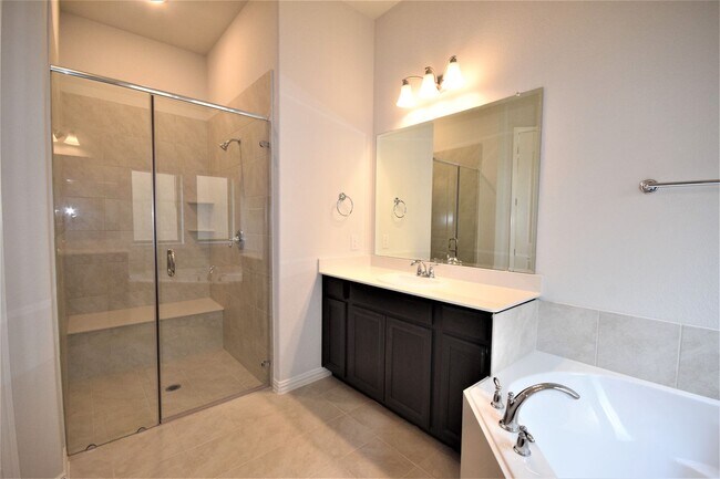 Building Photo - LOVELY FRISCO HOME IN GREAT NEIGHBORHOOD