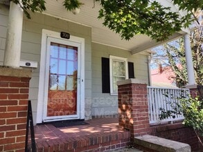 Building Photo - 708 S Broad St