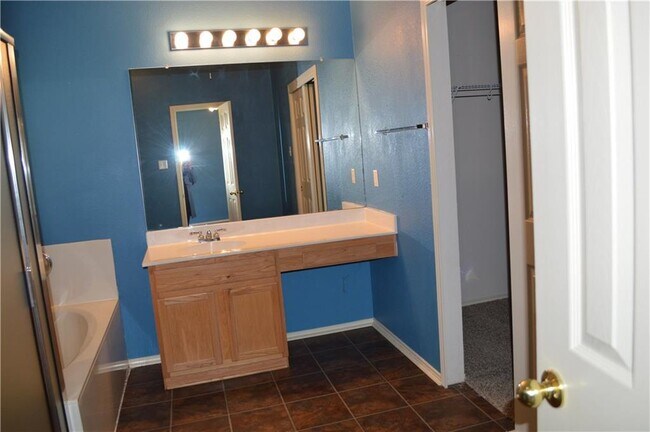 Building Photo - 17405 Bottle Springs Ln