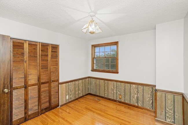 Building Photo - 2909 Cherry Hills Dr