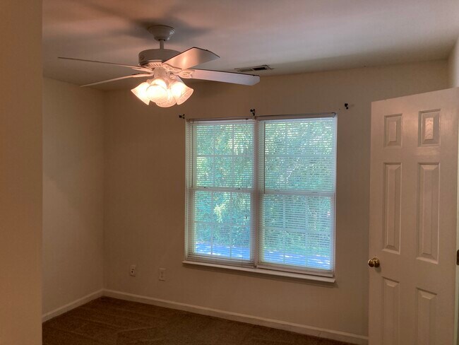 Building Photo - 31 Red Ln