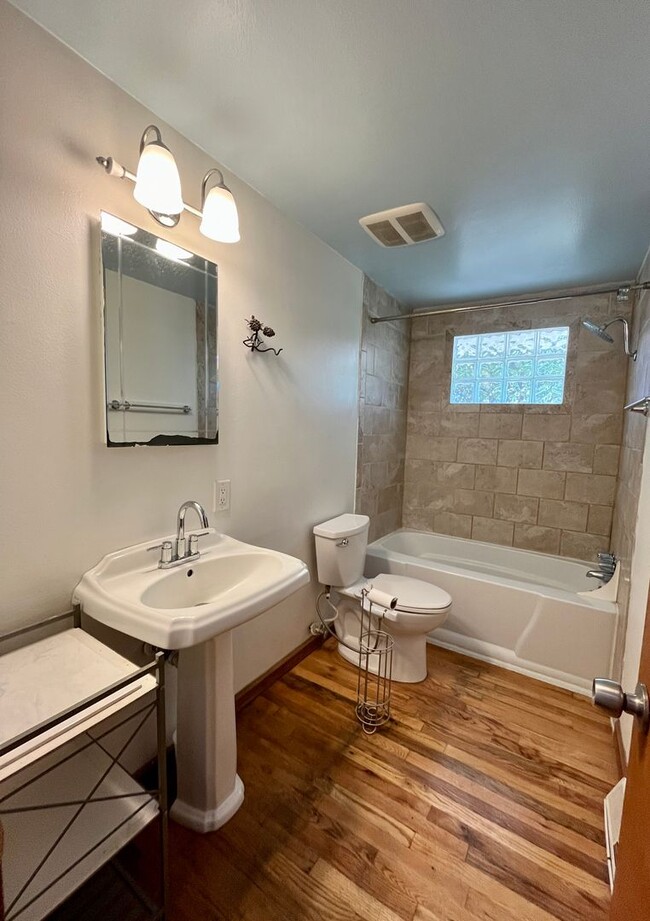 Building Photo - 3 Bedroom ranch w/ garden in the Heart of Longmont!