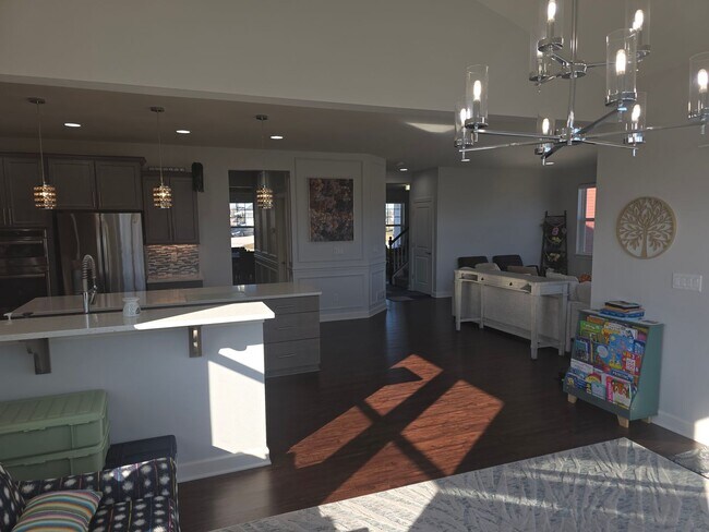 Building Photo - Updated 5 bedroom Sussex home