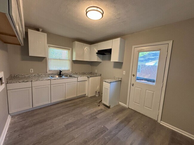 Building Photo - New On the Market!