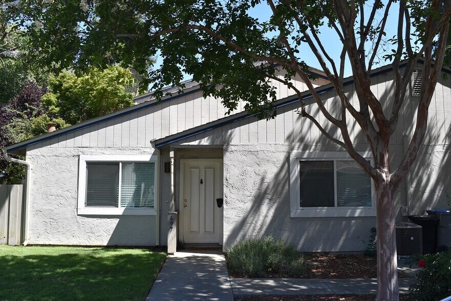 Building Photo - 497 Daisydell Court