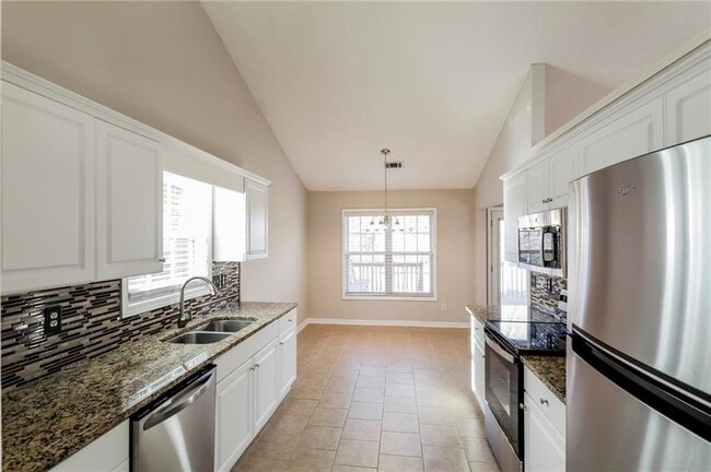 Building Photo - 535 Saddle Ridge Dr