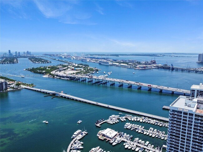 Building Photo - 1717 N Bayshore Dr