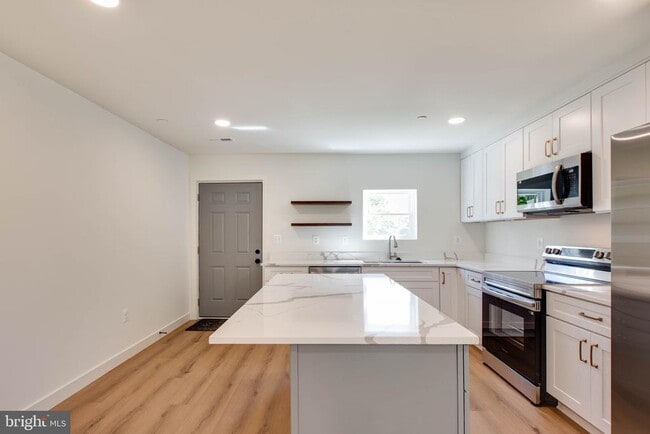 Building Photo - 120 Winters Ln