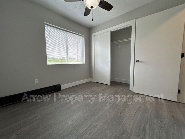 Building Photo - 940 27th St