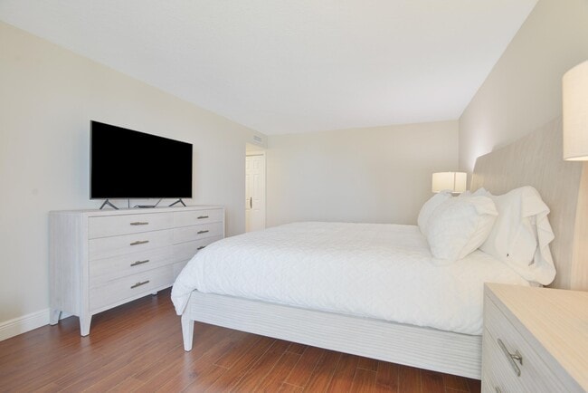 Building Photo - 500 S Ocean Blvd