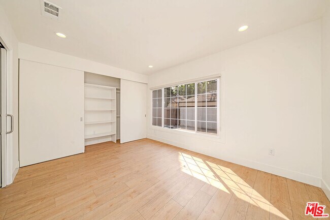 Building Photo - 5430 Monroe St