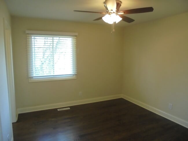 Building Photo - 66 Barrow Dr