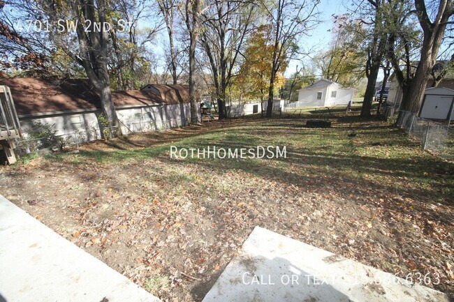 Building Photo - Large home with finished basement, includi...