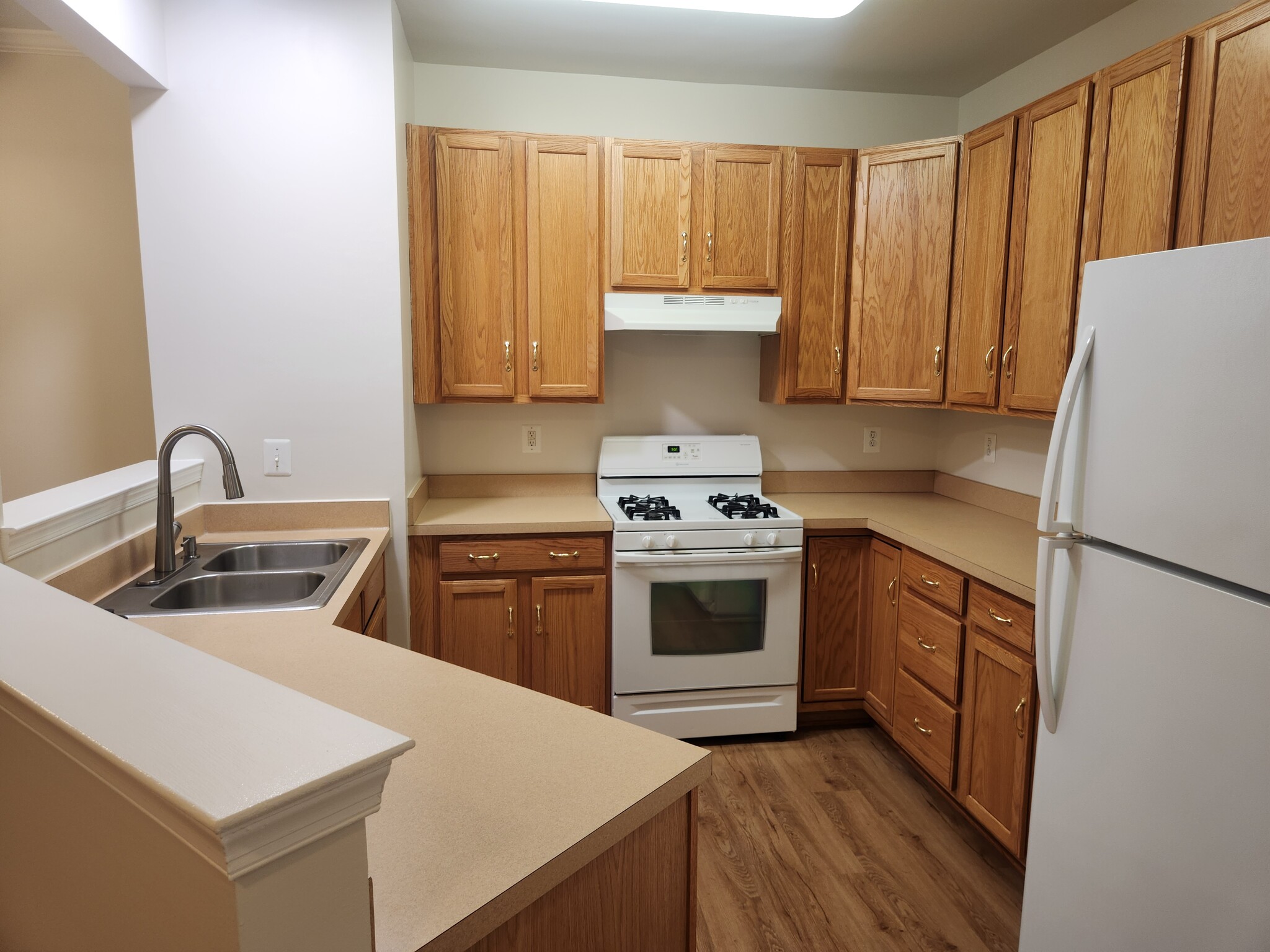 Kitchen - 103 Swallow Pointe Ct