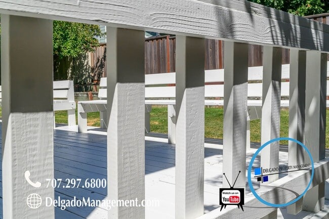 Building Photo - Completely remodeled Glen Cove 5 bed home