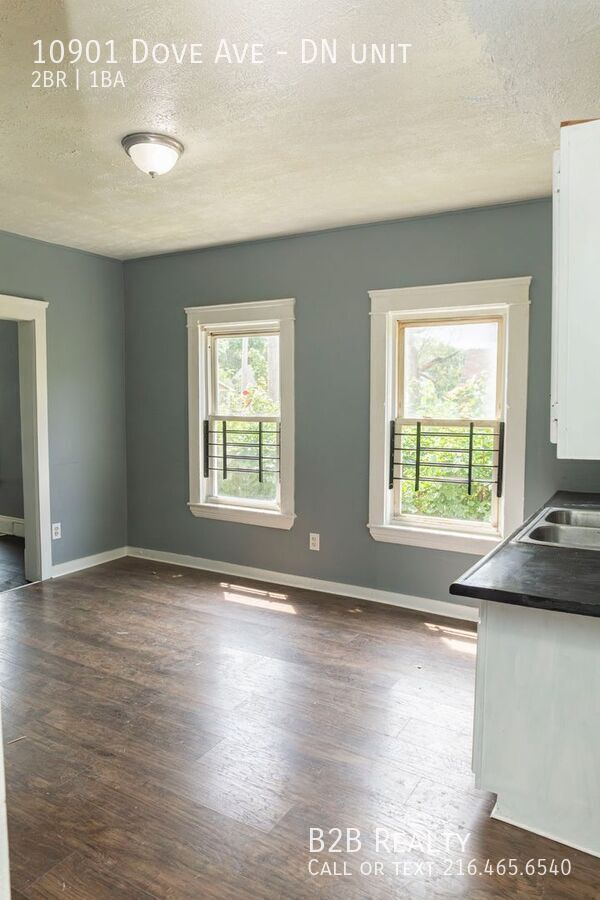 Building Photo - 10901 Dove Ave
