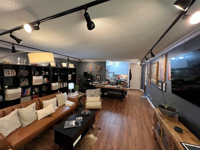 Building Photo - 3883 Turtle Creek Blvd